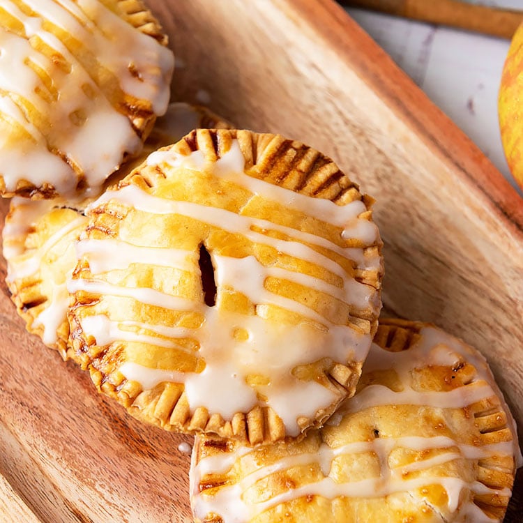 apple hand pies featured