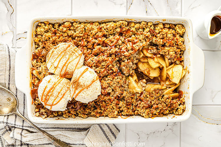 Easy Apple Crisp Horizontal View