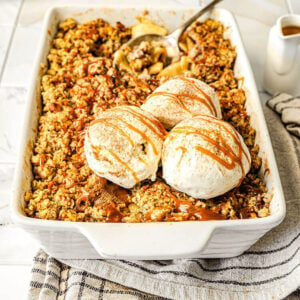 Easy Apple Crisp Feature