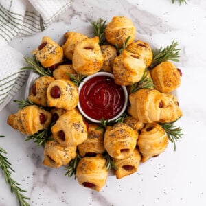 min crescent roll pigs in blanket