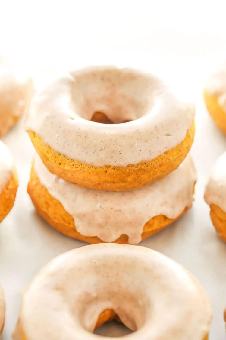 Baked Pumpkin Donuts With Maple Cinnamon Glaze