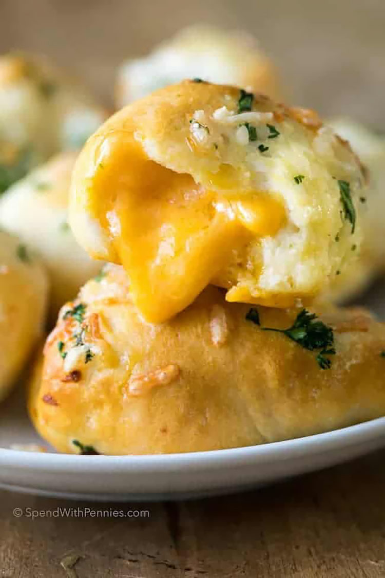 Garlic Cheddar Biscuits