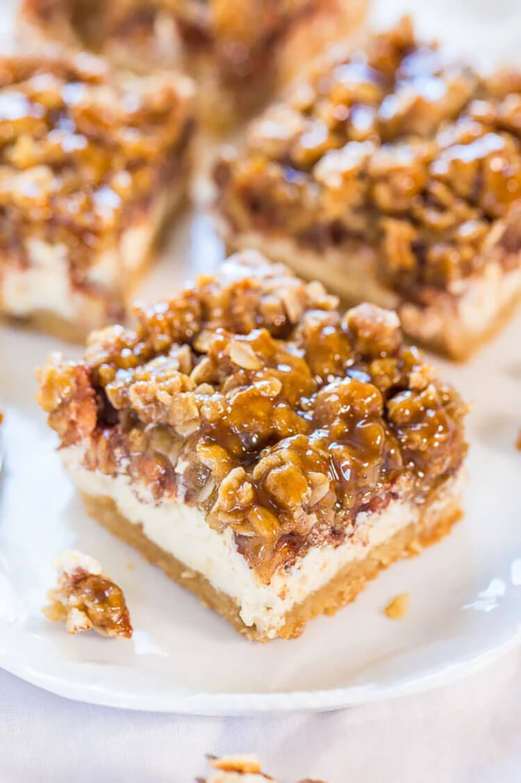 Caramel Apple Cheesecake Crumble Bars