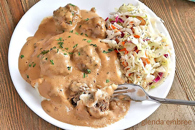 Meatballs in Brown Gravy
