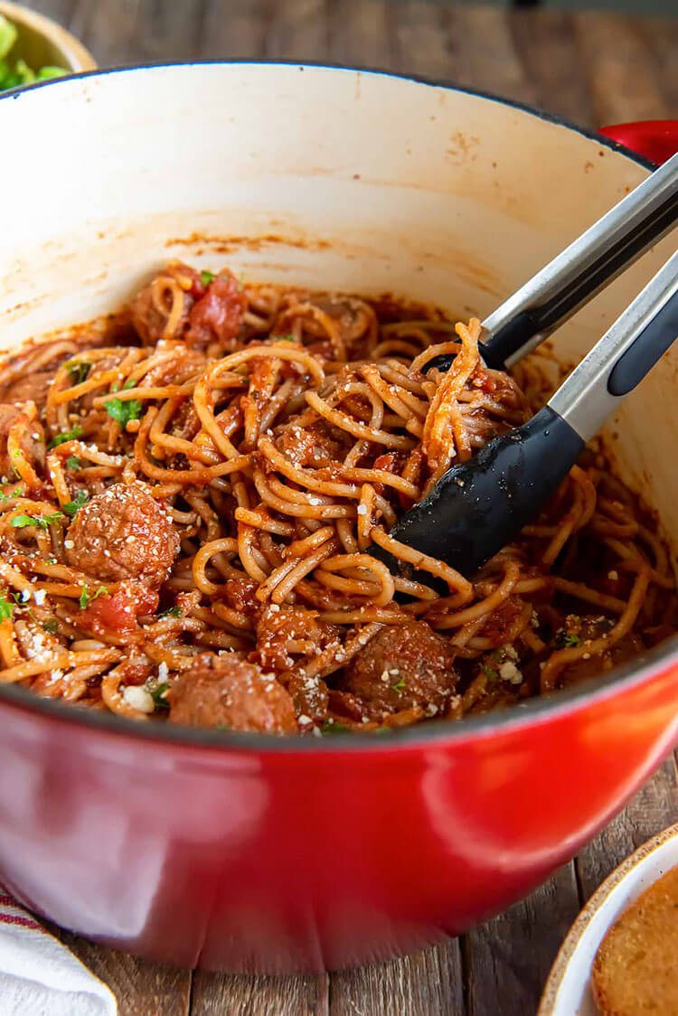 One Pot Spaghetti and Meatballs