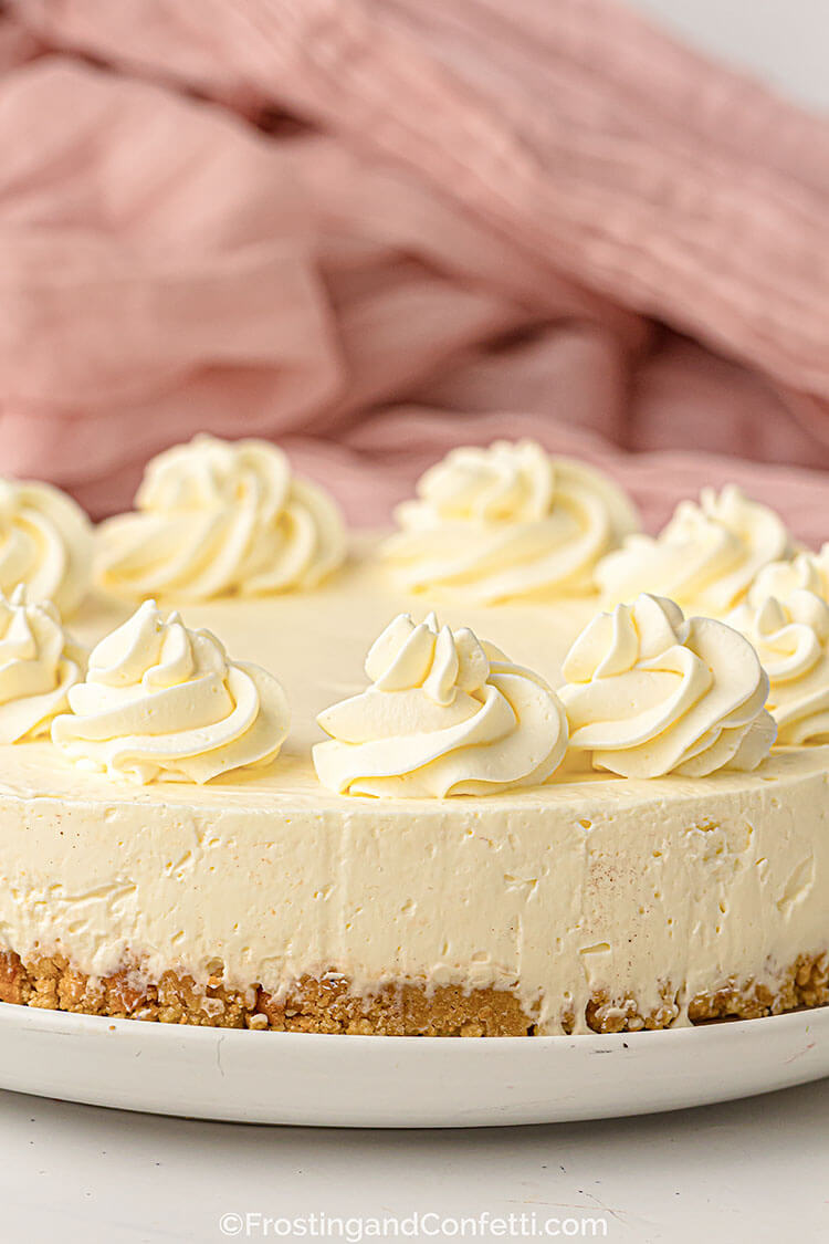 No Bake Cheesecake with Pipped Cream