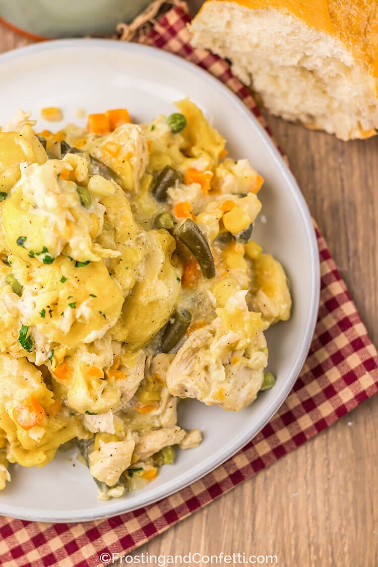 Slow Cooker Chicken and Dumplings Pot Pie